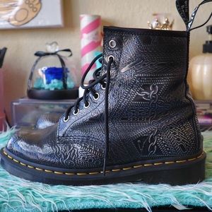 1460 arcadia embossed leather boots